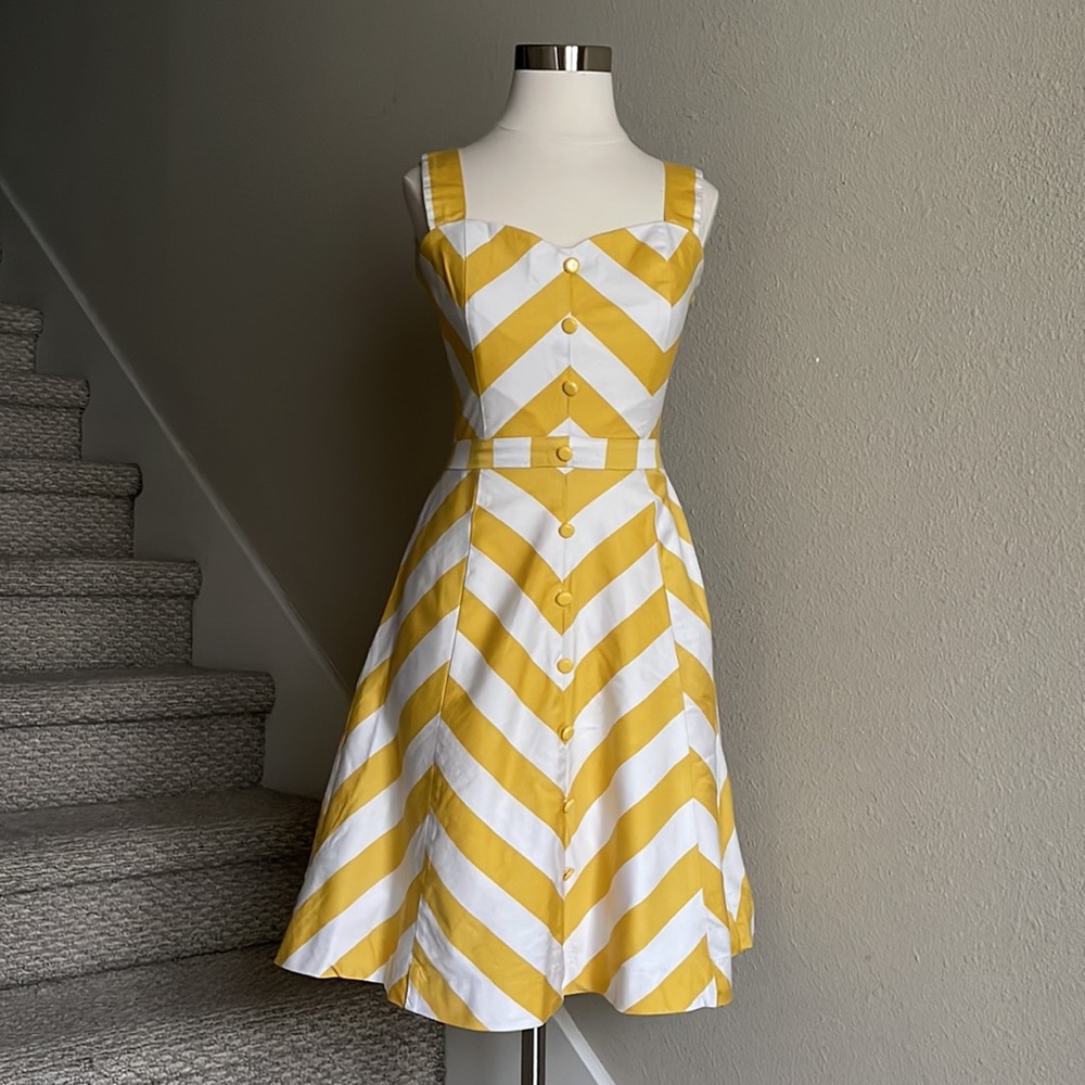 Bea & Dot by ModCloth Sz M White and Yellow Chevron print Strappy Dress